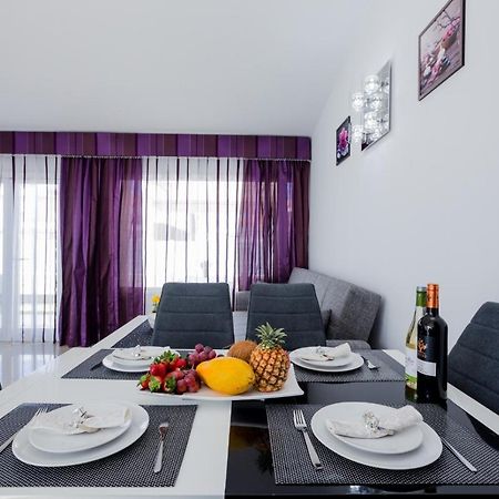 Island Village Prime Suite 312 阿德耶 外观 照片