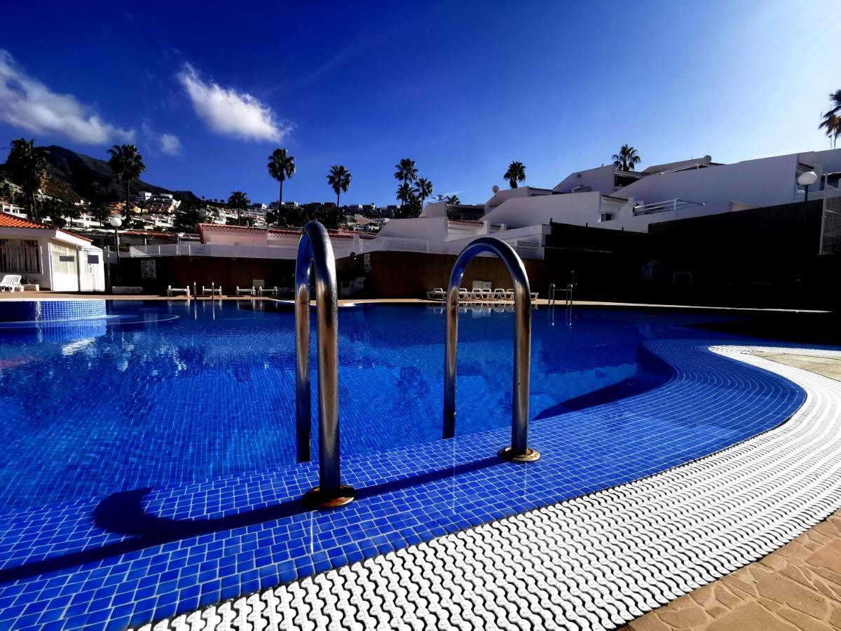 Island Village Prime Suite 312 阿德耶 外观 照片