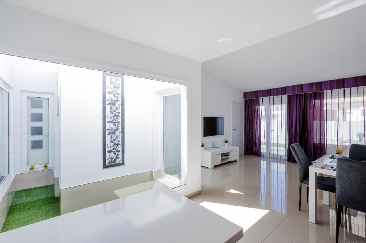 Island Village Prime Suite 312 阿德耶 外观 照片