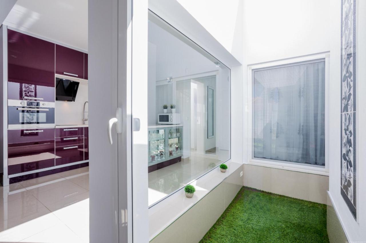 Island Village Prime Suite 312 阿德耶 外观 照片